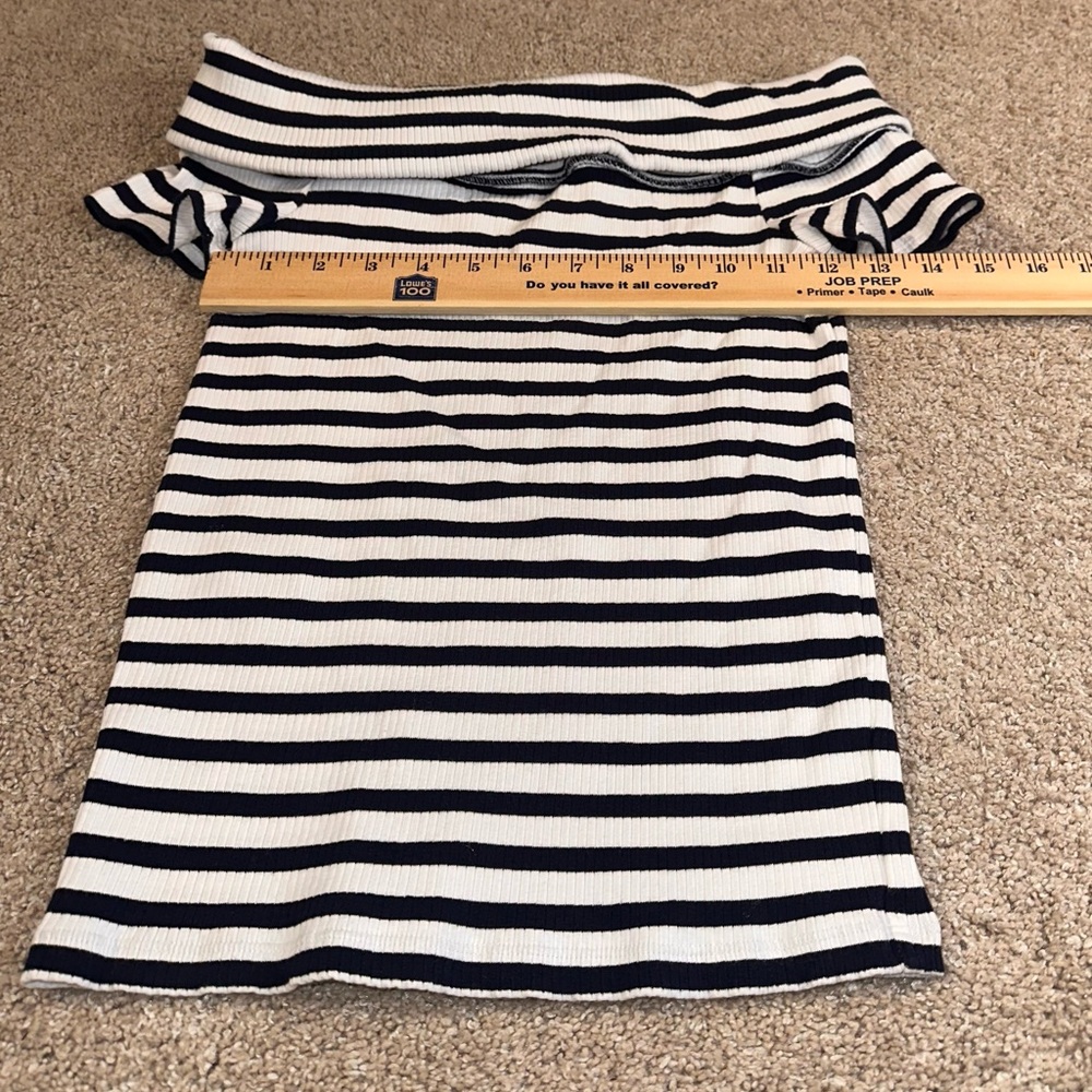 LOFT Striped Off-Shoulder Top. Size M - Picture 10 of 11